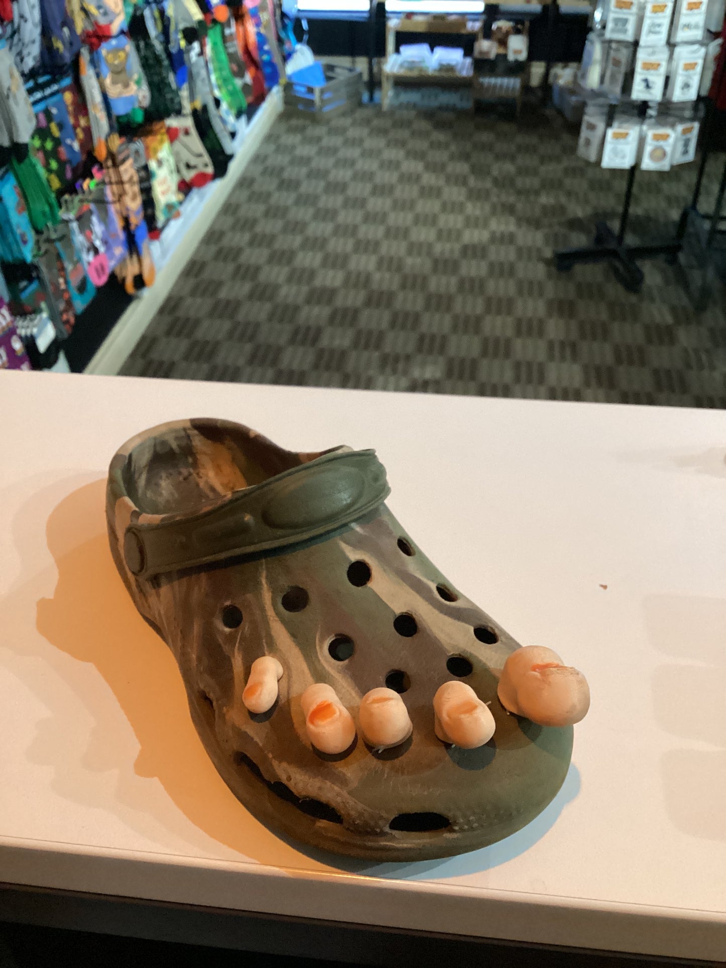 *Vendor10 Crocs Toes Set