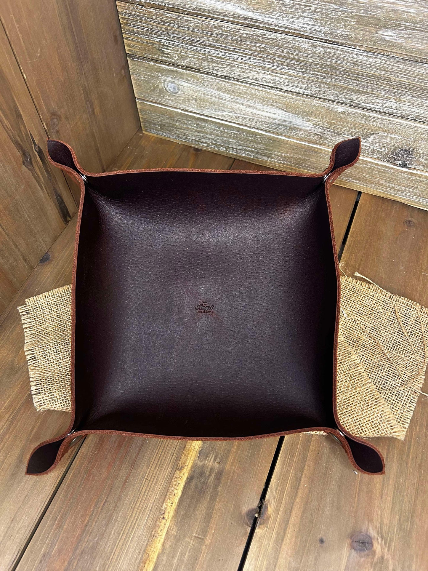 *Vendor008-Valet Tray