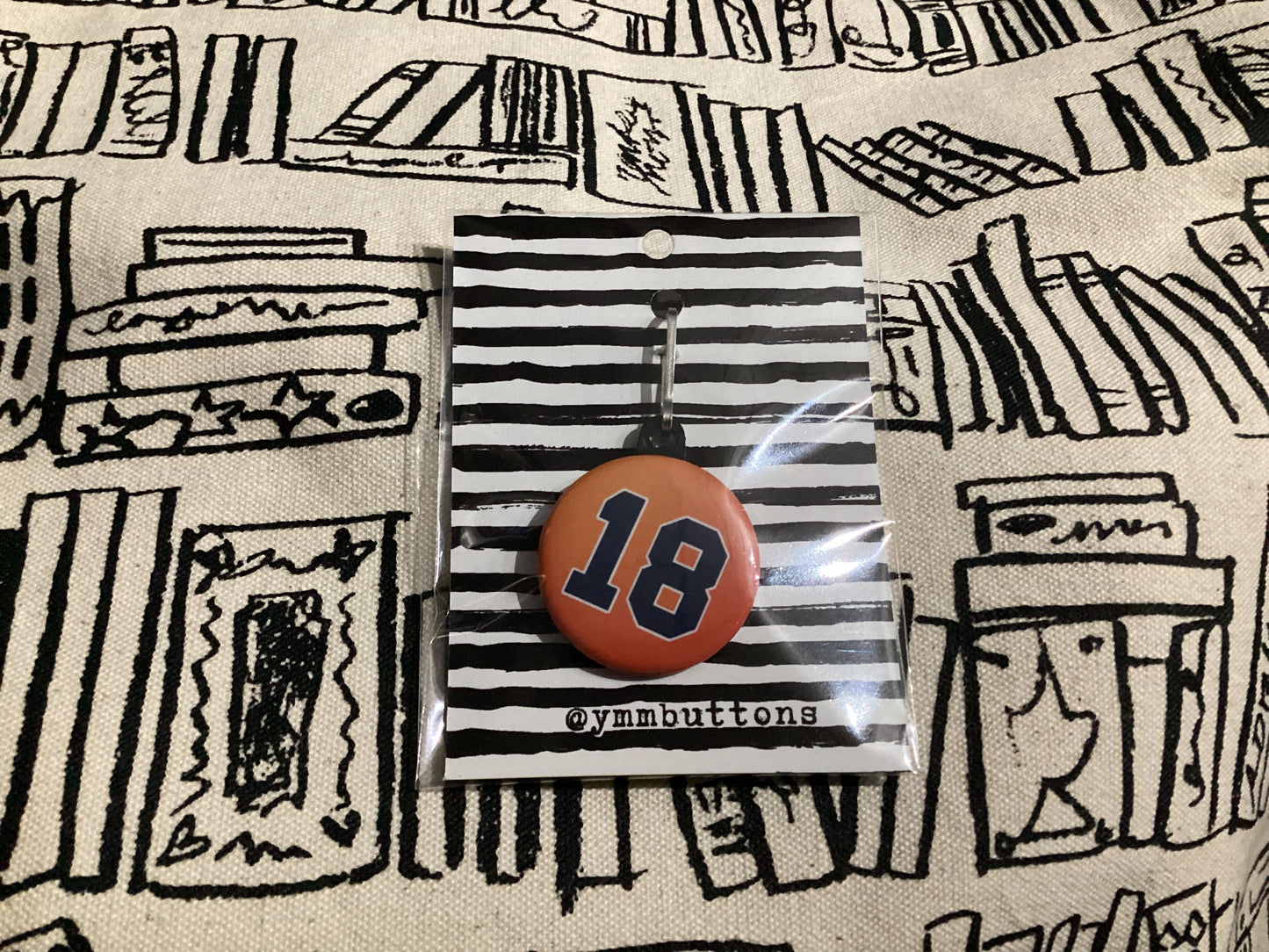 *Vendor004 - 1.5" Keychain Button