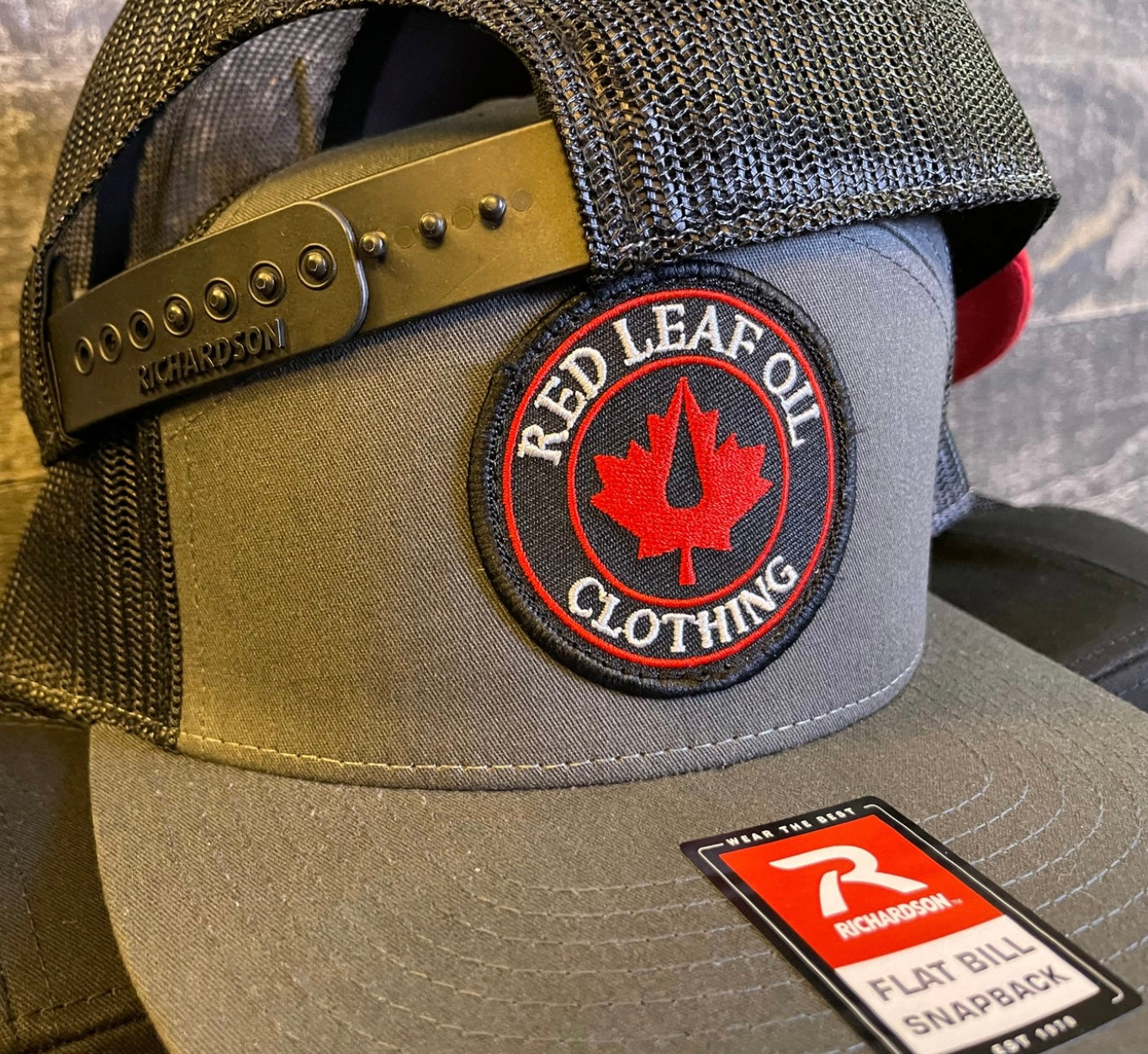 *Vendor007-Stand Tall Hat