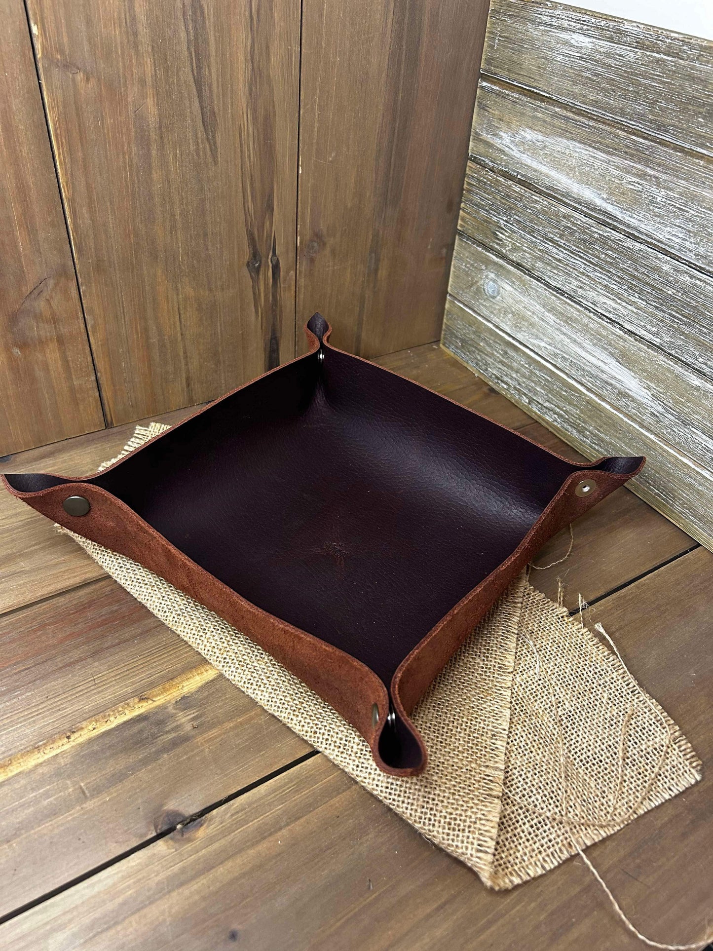 *Vendor008-Valet Tray