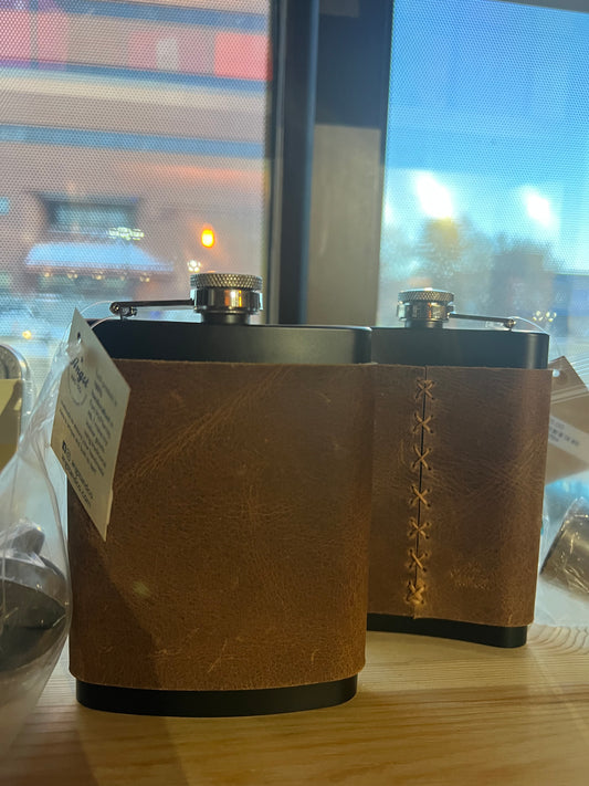*Vendor008 brown leather flask